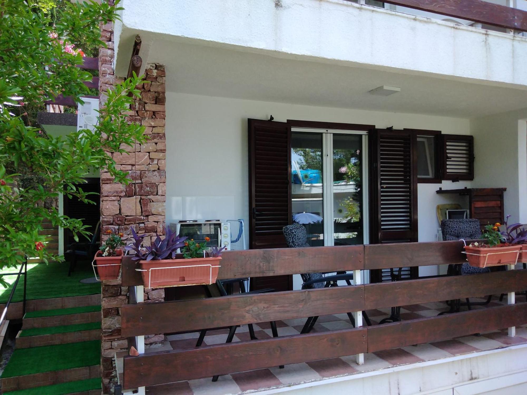 Bg Apartman Sutomore Luaran gambar