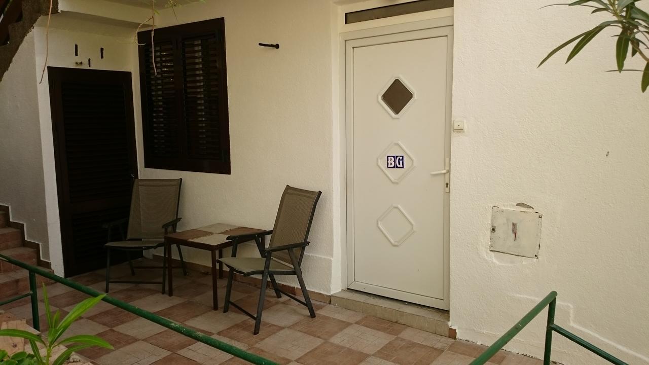 Bg Apartman Sutomore Luaran gambar