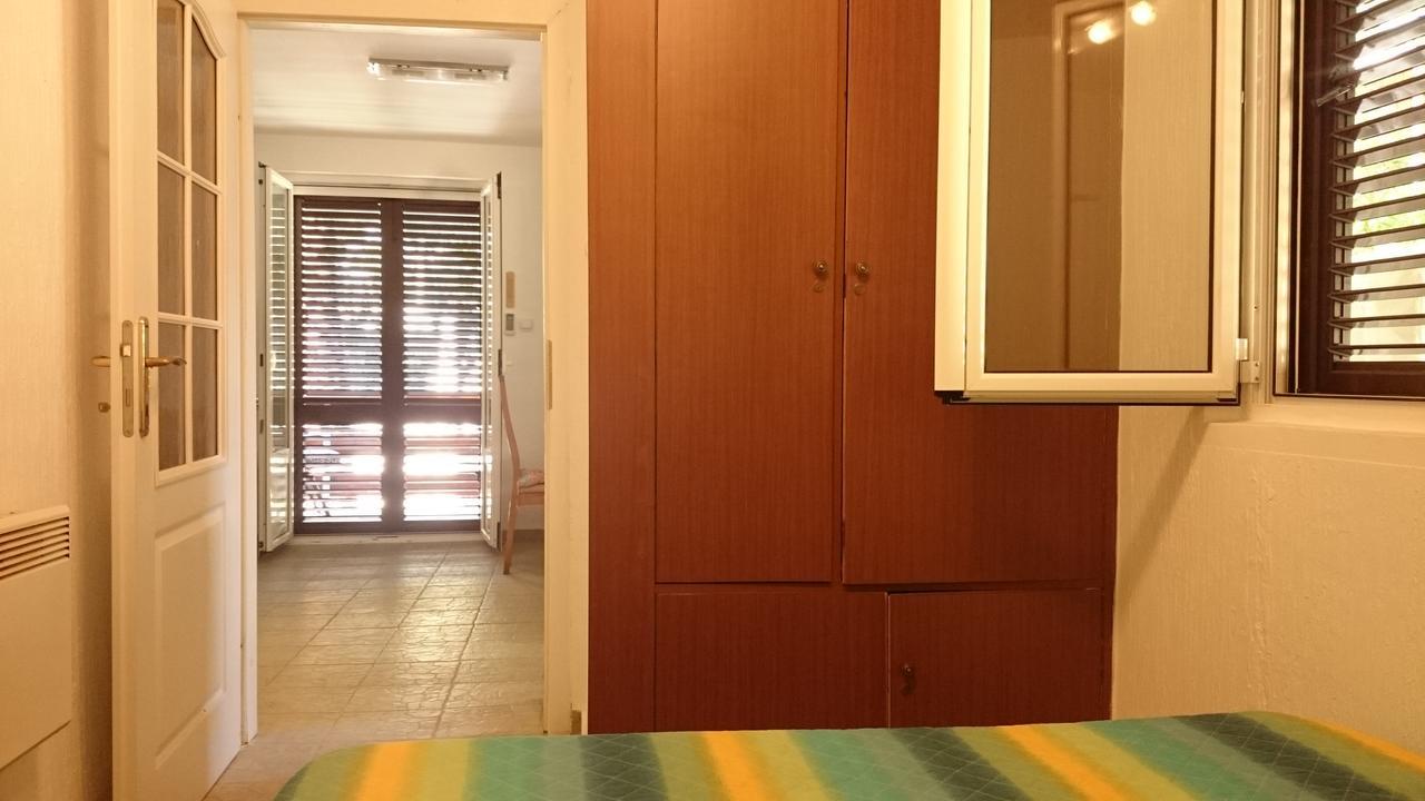 Bg Apartman Sutomore Luaran gambar