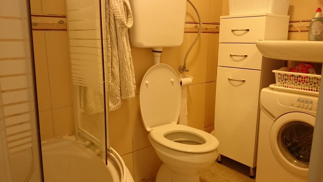 Bg Apartman Sutomore Luaran gambar