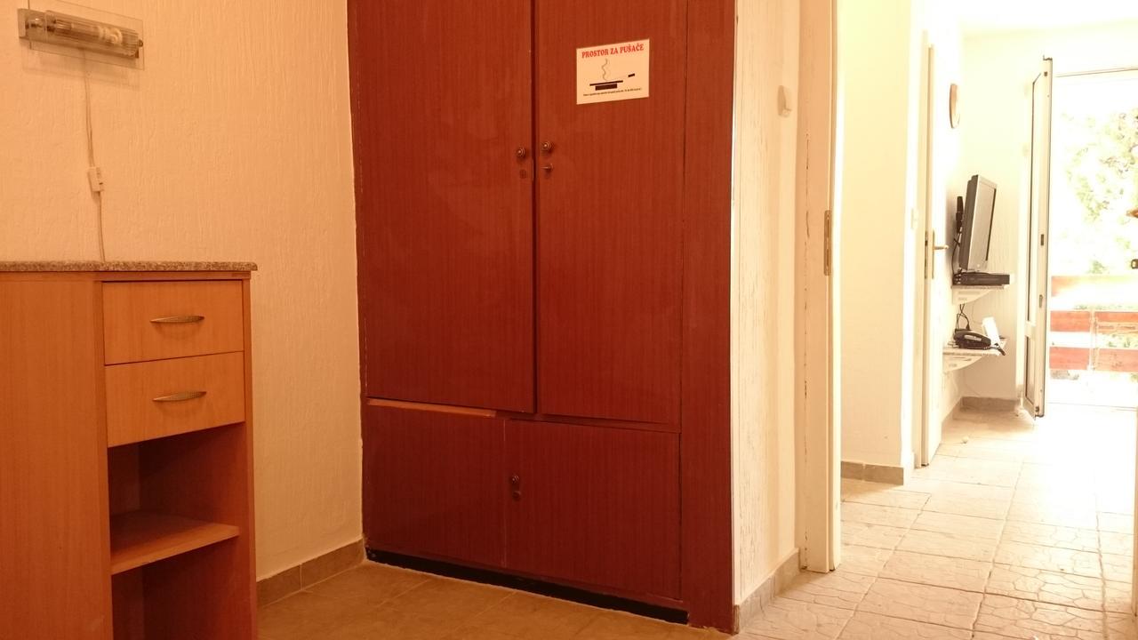 Bg Apartman Sutomore Luaran gambar