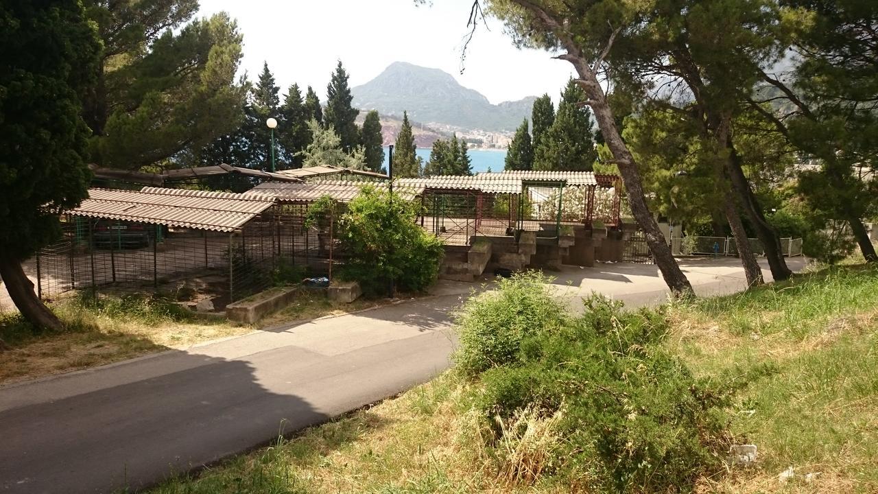 Bg Apartman Sutomore Luaran gambar